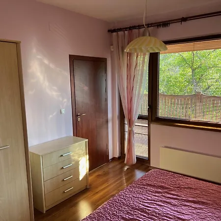 Сasa de vacaciones The Old Walnut House *