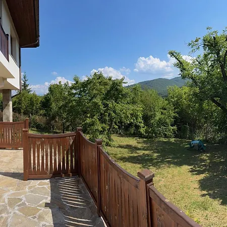 Сasa de vacaciones The Old Walnut House Terziysko