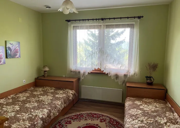 Holiday home The Old Walnut House Terziysko