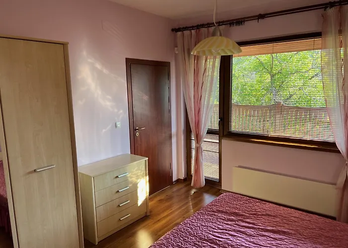 Holiday home The Old Walnut House *