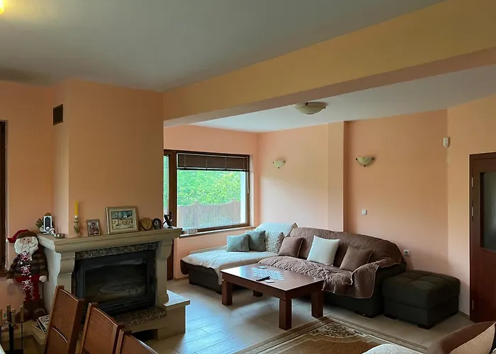 The Old Walnut House Holiday home Terziysko