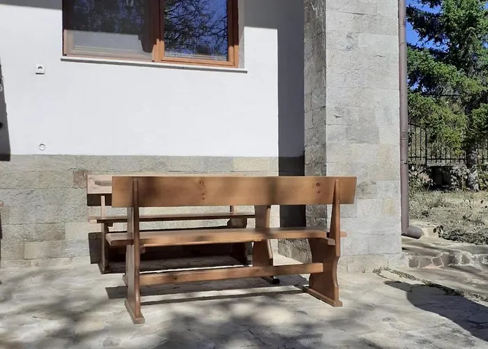 Holiday home The Old Walnut House Terziysko